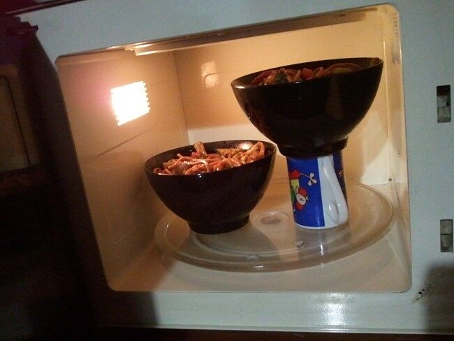 How to fiit two bowls into a small microwave (5 of 50)