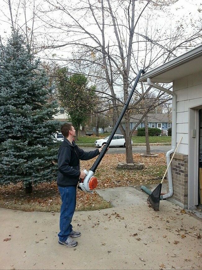 Use a leaf blower and PVC pipes to clean gutters without a ladder (7 of 50)