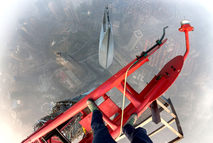 Skywalkers Climb Shanghai Tower