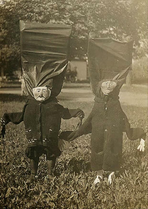 Vintage Halloween Pictures Show That Your Grandparents Were Creepy