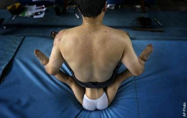 Chinese Children Training To Become Olympic Athletes - 08.