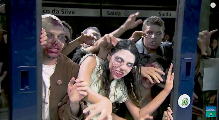 Brazilian Zombie Train Prank 02.