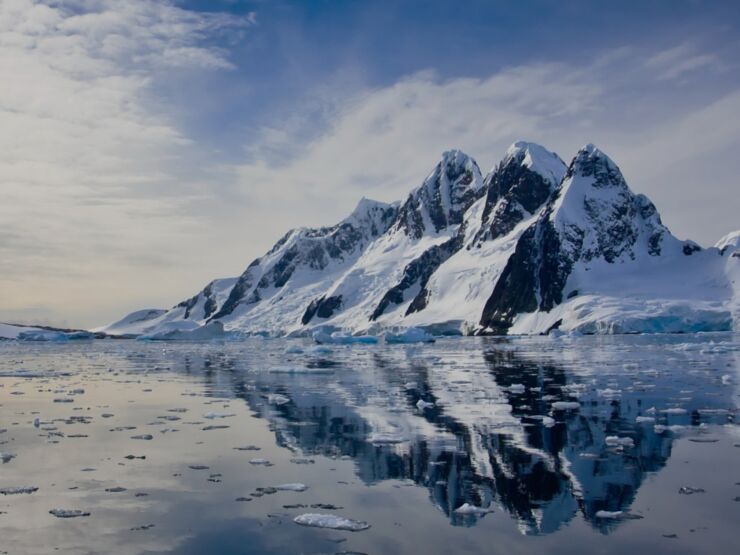 mountains--lake-antarctica-wallpapers_48195_1280x960