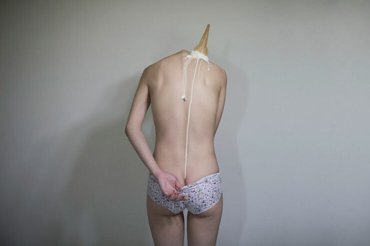 disturbing-woman-photography-yung-cheng-lin-3cm-10