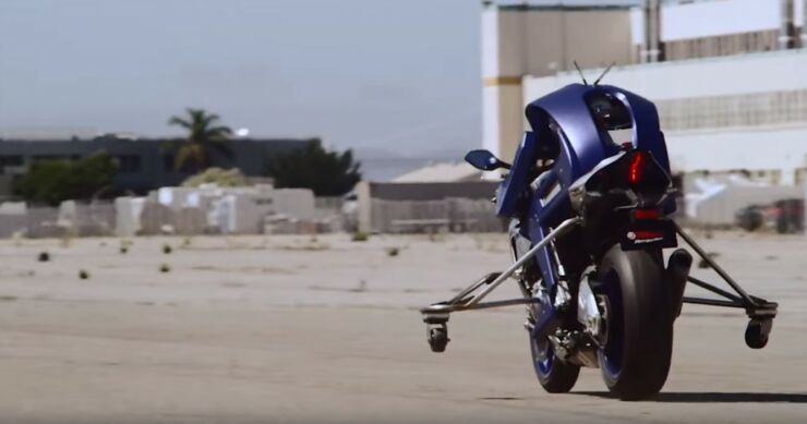 yamaha-s-motobot-robot-rides-a-yzf-r1m-video-photo-gallery_2