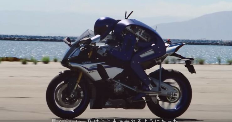 yamaha-s-motobot-robot-rides-a-yzf-r1m-video-photo-gallery_6