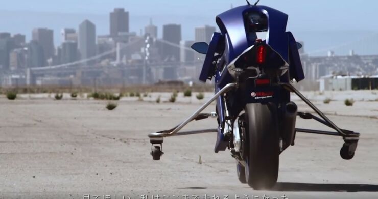 yamaha-s-motobot-robot-rides-a-yzf-r1m-video-photo-gallery_7