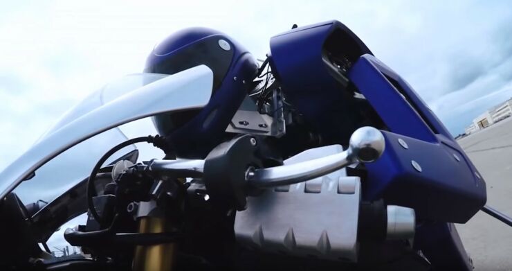 yamaha-s-motobot-robot-rides-a-yzf-r1m-video-photo-gallery_8