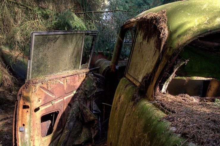 the chatillon forest car graveyard in belgium - 01.