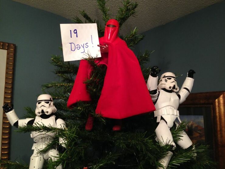 Stormtroopers put up the xmas tree 16.