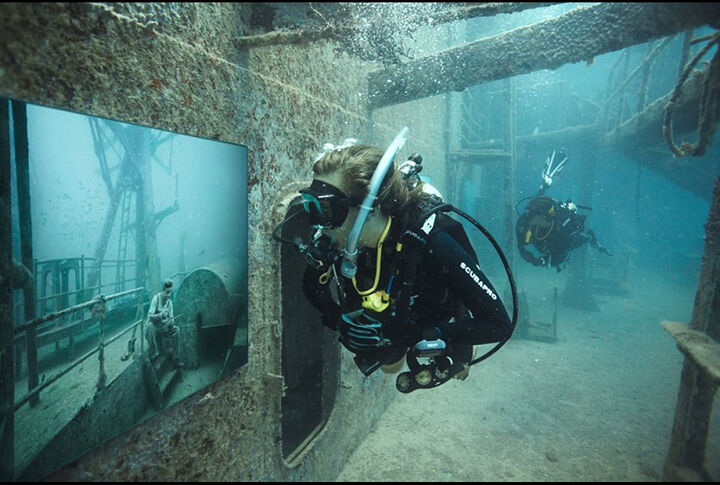 Diver-tours-the-Vandenberg-and-exhibition