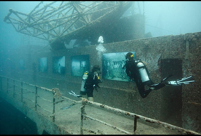 Divers-tour-the-Vandenberg