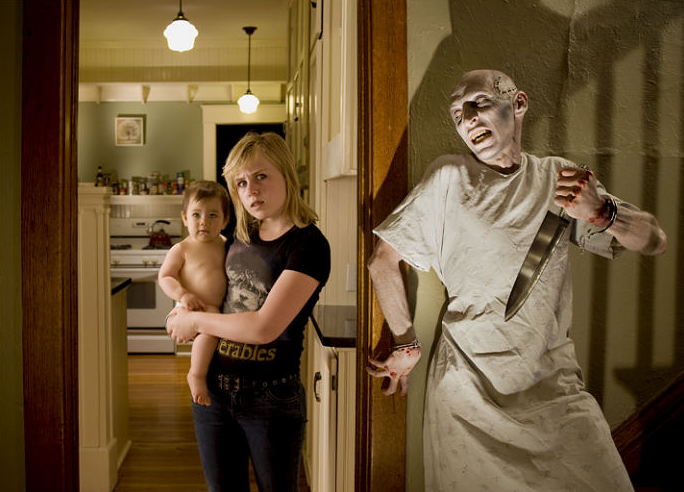 Dad and daughters scary photos 15.