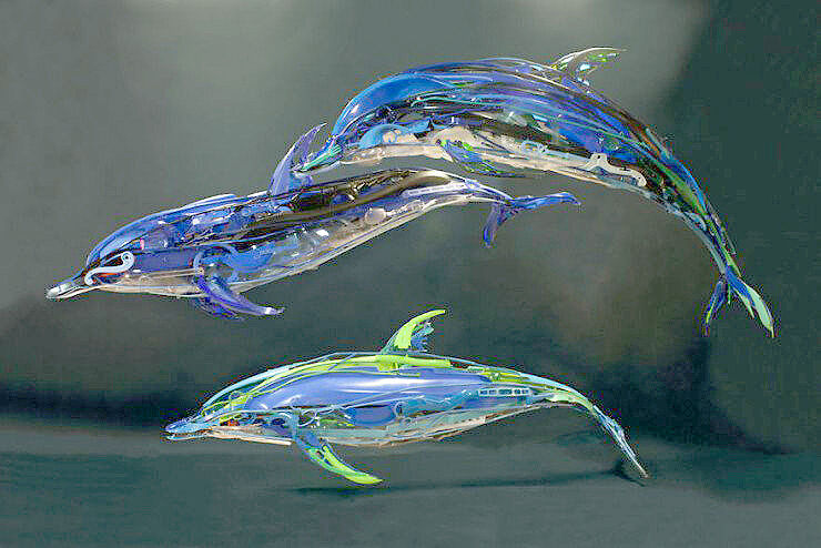 Sayaka-Ganz-makes-animals-in-motion-from-reclaimed-plastic-objects-57a68b0112f11__880-740x494