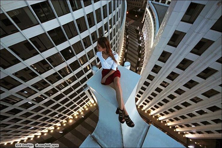 Angela Nikolau Daredevil Roofer Selfies - 01a.