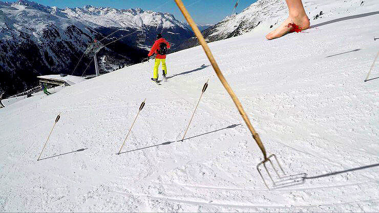 This-Is-The-Most-Dangerous-(and-CGI-laden)-Ski-Run-In-The-World3