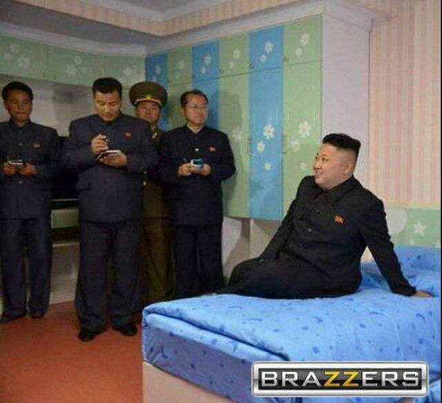 Inappropriate pictures Kim jong il.