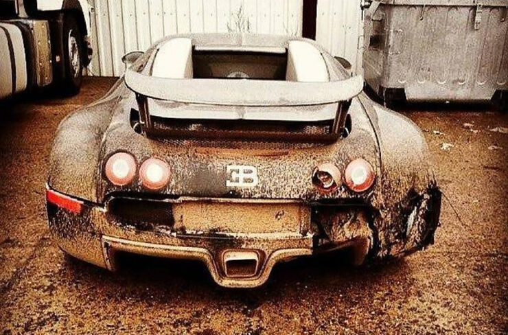 Abandoned Cars In Dubai.