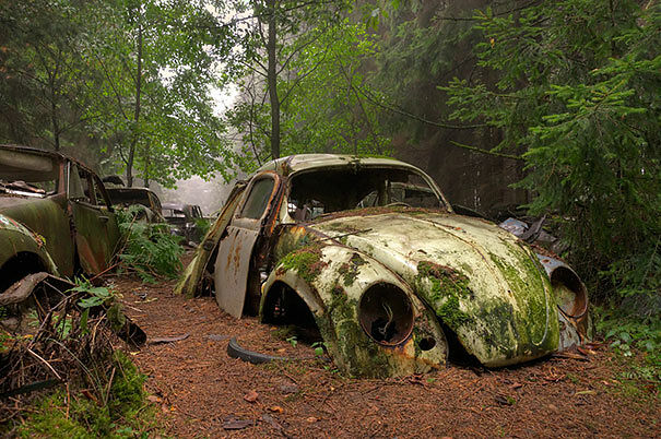 Photos From Abandoned Chatillon Car Graveyard - 05.