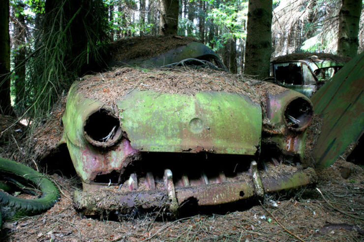 Photos From Abandoned Chatillon Car Graveyard - 07.