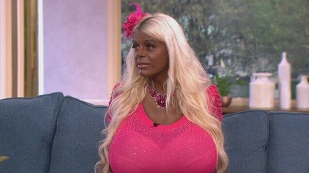 Martina Big The Tanning Addict Model Tan 01.