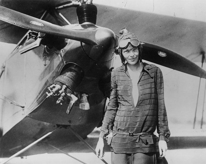Amelia Earhart plane crash 03.