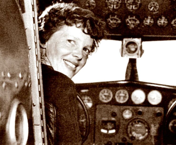 amelia earhart plane crash 02.