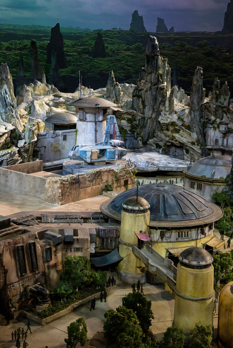 star wars land model 02.